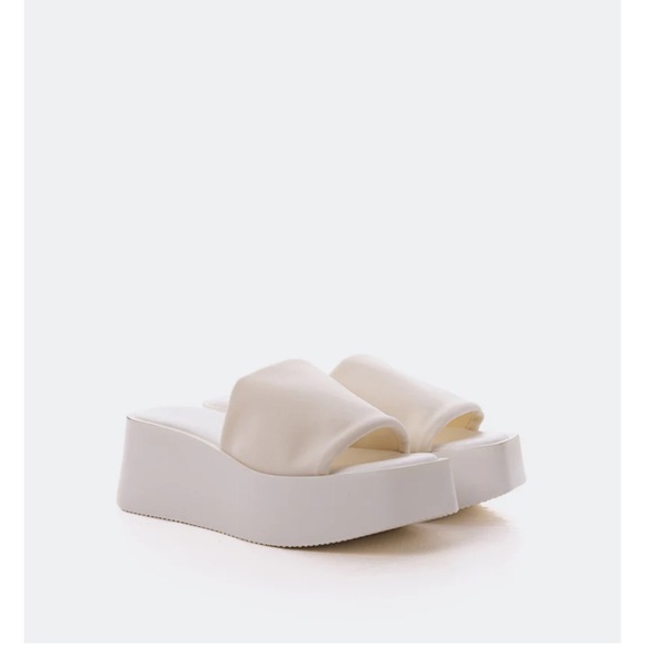 L’intervalle Sandals - Picture 2 of 5